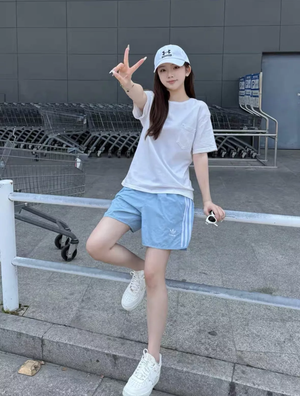 아디다스 삼선 배색 포인트 캐주얼 운동 하프 팬츠 상세 이미지 19
