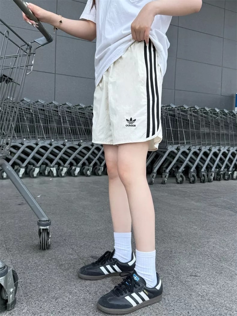 아디다스 삼선 배색 포인트 캐주얼 운동 하프 팬츠 상세 이미지 17