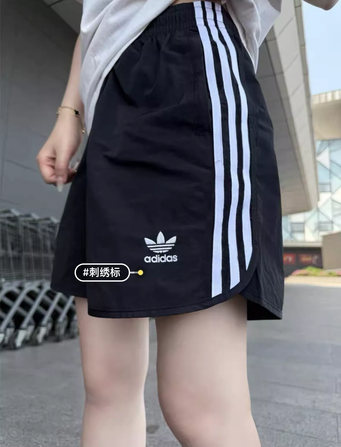 아디다스 삼선 배색 포인트 캐주얼 운동 하프 팬츠 상세 이미지 15