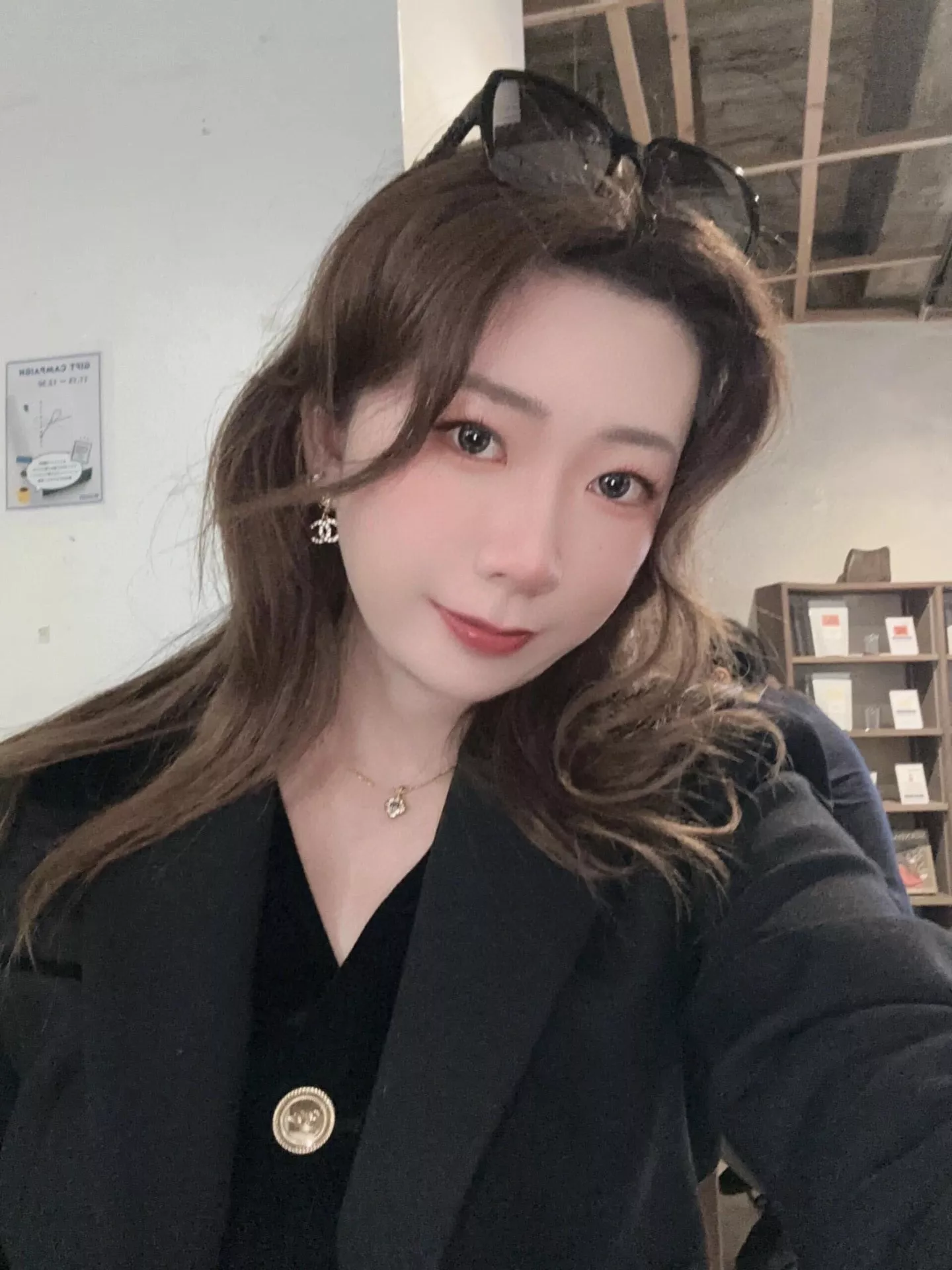 샤넬 더블 C 퀼팅 장식 풀큐빅 귀걸이 상세 이미지 10