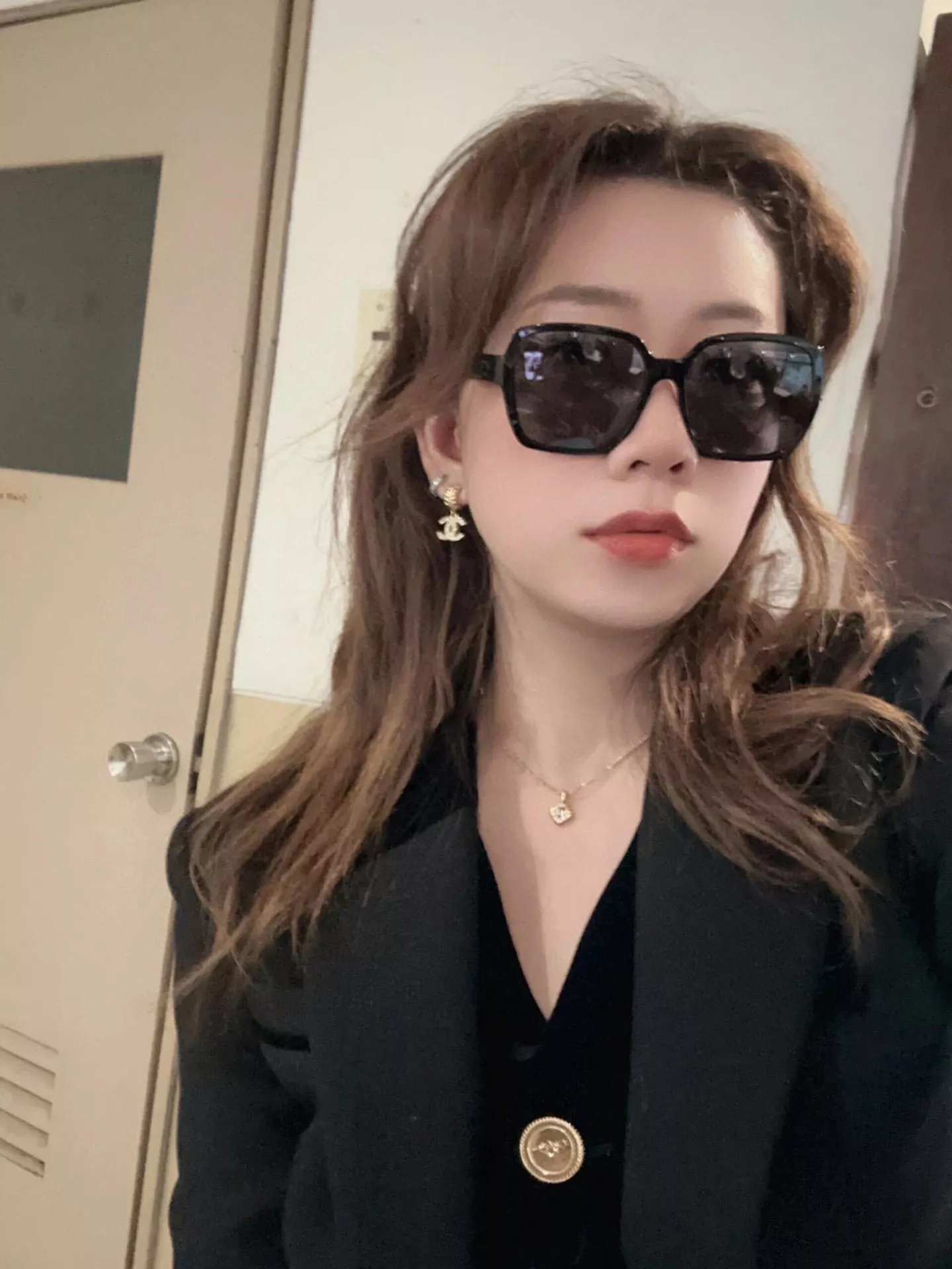 샤넬 더블 C 퀼팅 장식 풀큐빅 귀걸이 상세 이미지 11