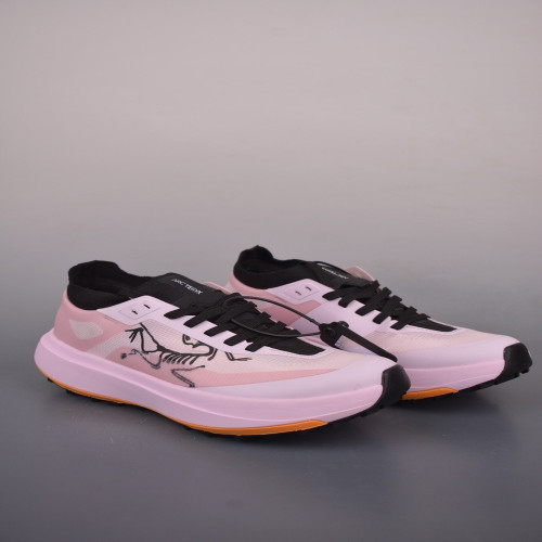 아크테릭스 고어텍스 미드컷 트레일 러닝화