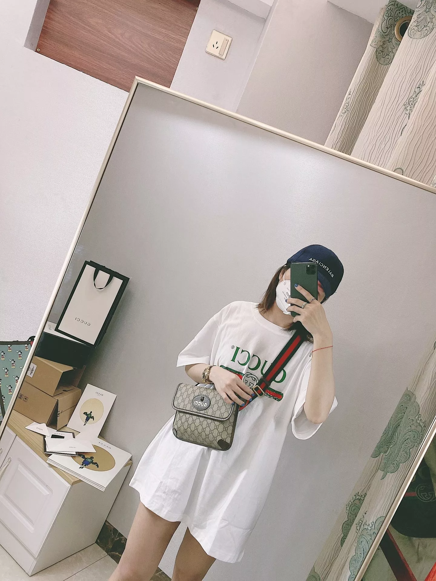 구찌 타이거 헤드 웨이스트백 상세 이미지 63