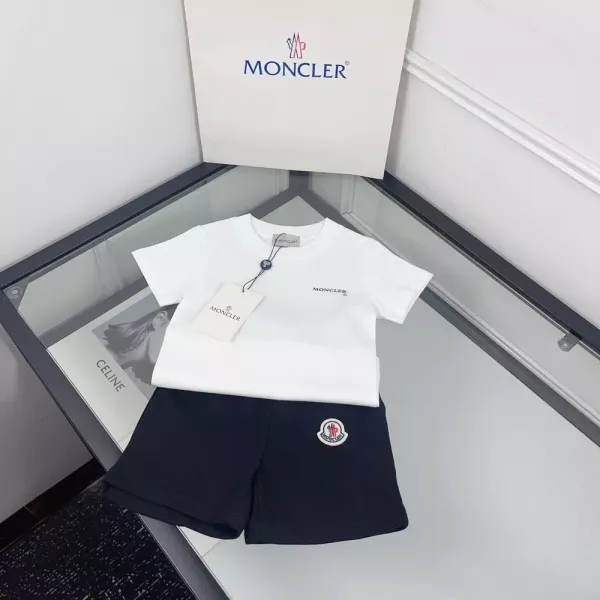 몽클레어 유아동 반소매 티셔츠와 하프 팬츠 세트