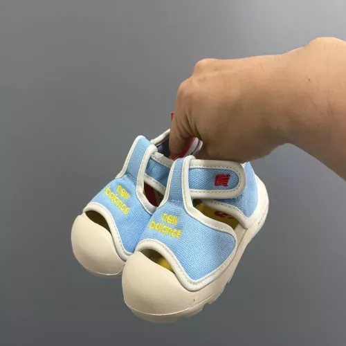 뉴발란스 유아용 앞막힘 샌들