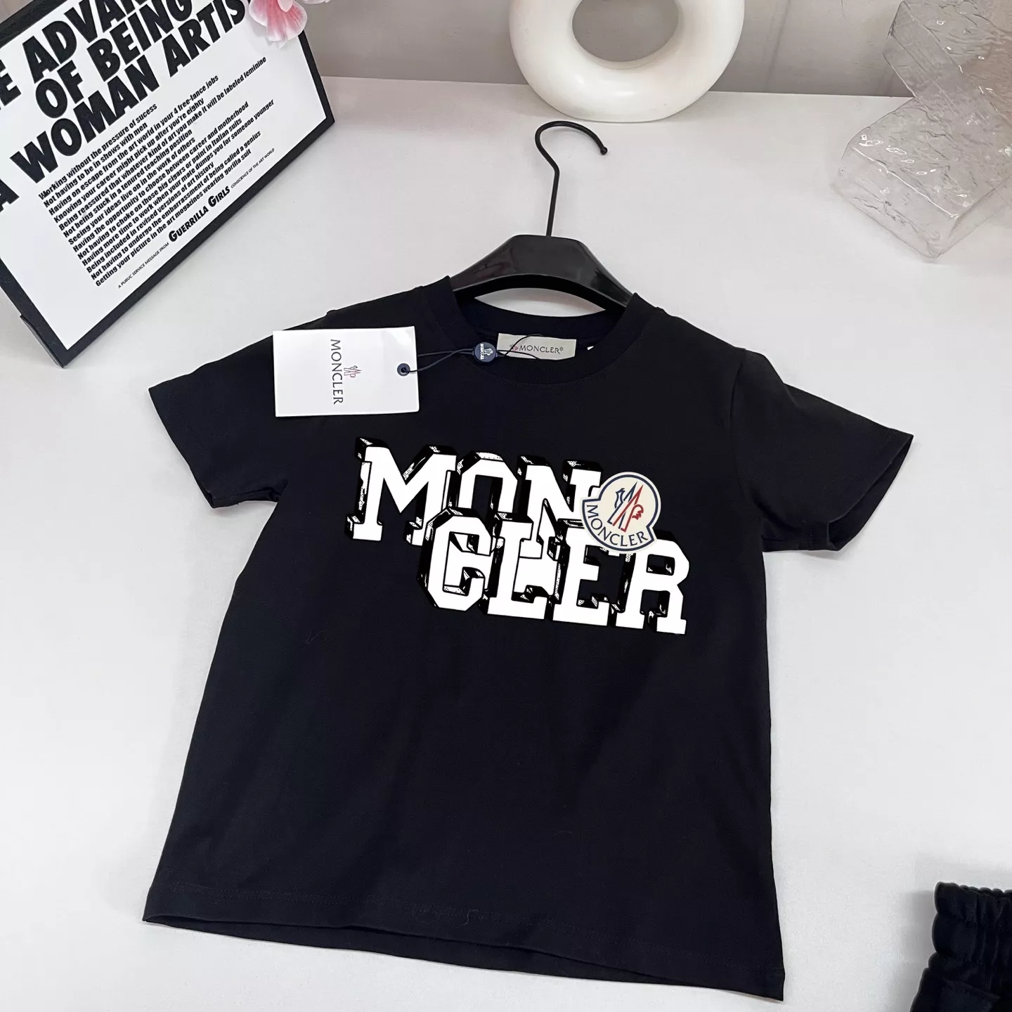 몽클레어 아동 반소매 티셔츠와 하프 팬츠 세트 상세 이미지 3