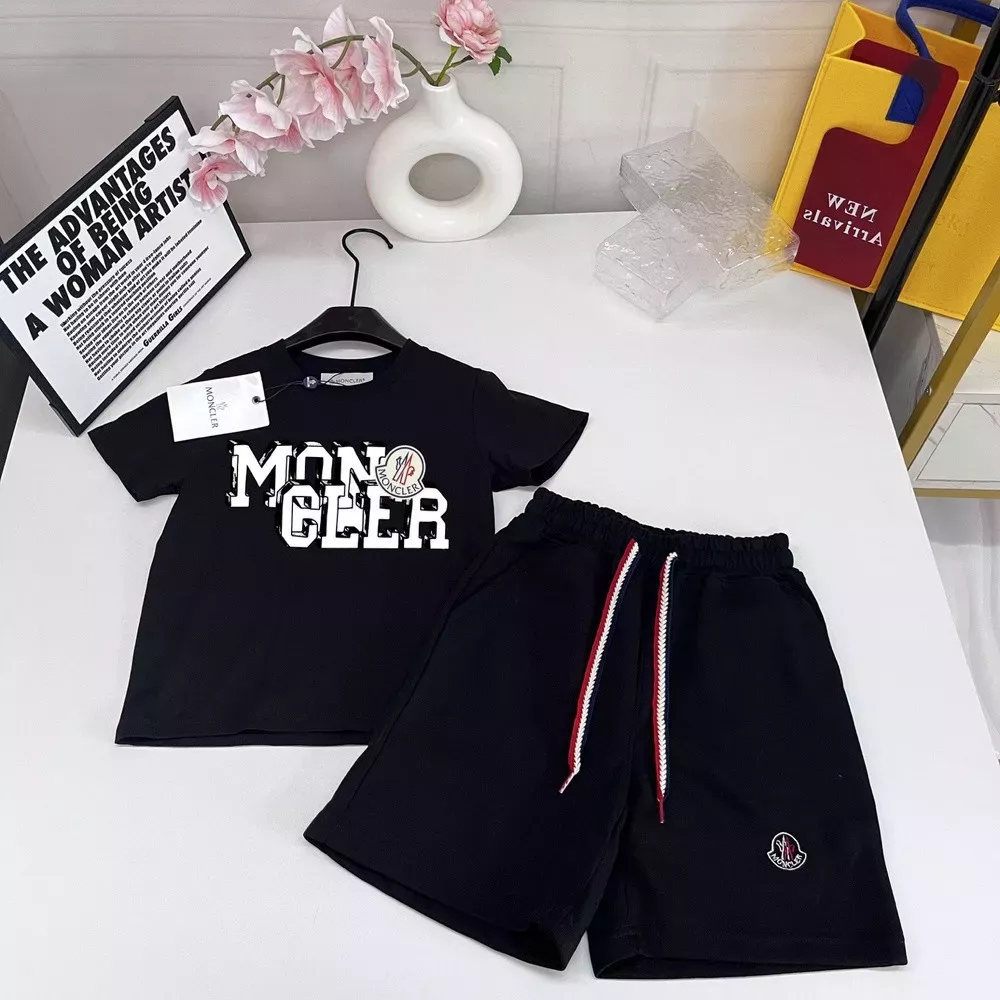 몽클레어 아동 반소매 티셔츠와 하프 팬츠 세트