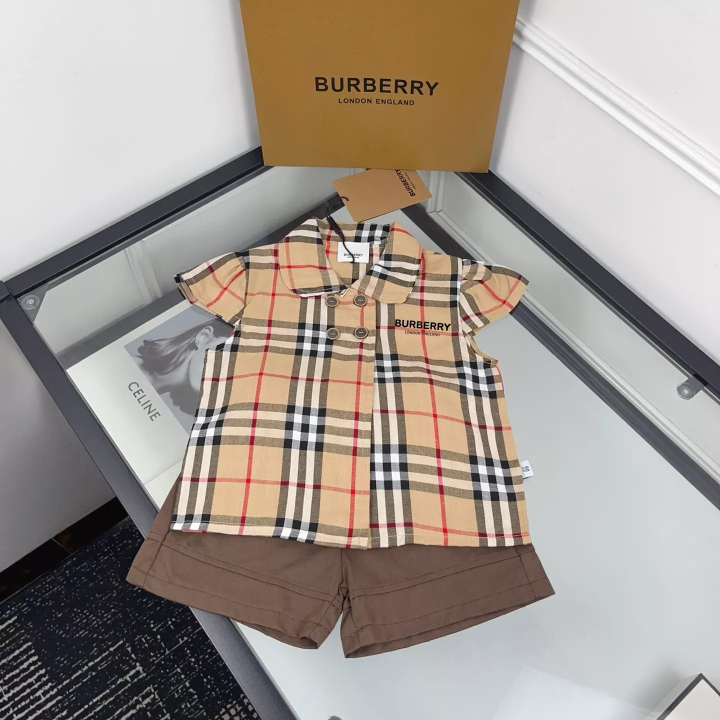버버리 빈티지 체크 카라 반소매 상의와 솔리드 하프 팬츠 세트 상세 이미지 1