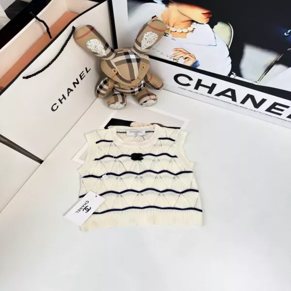 샤넬 여아 펀칭 민소매 니트