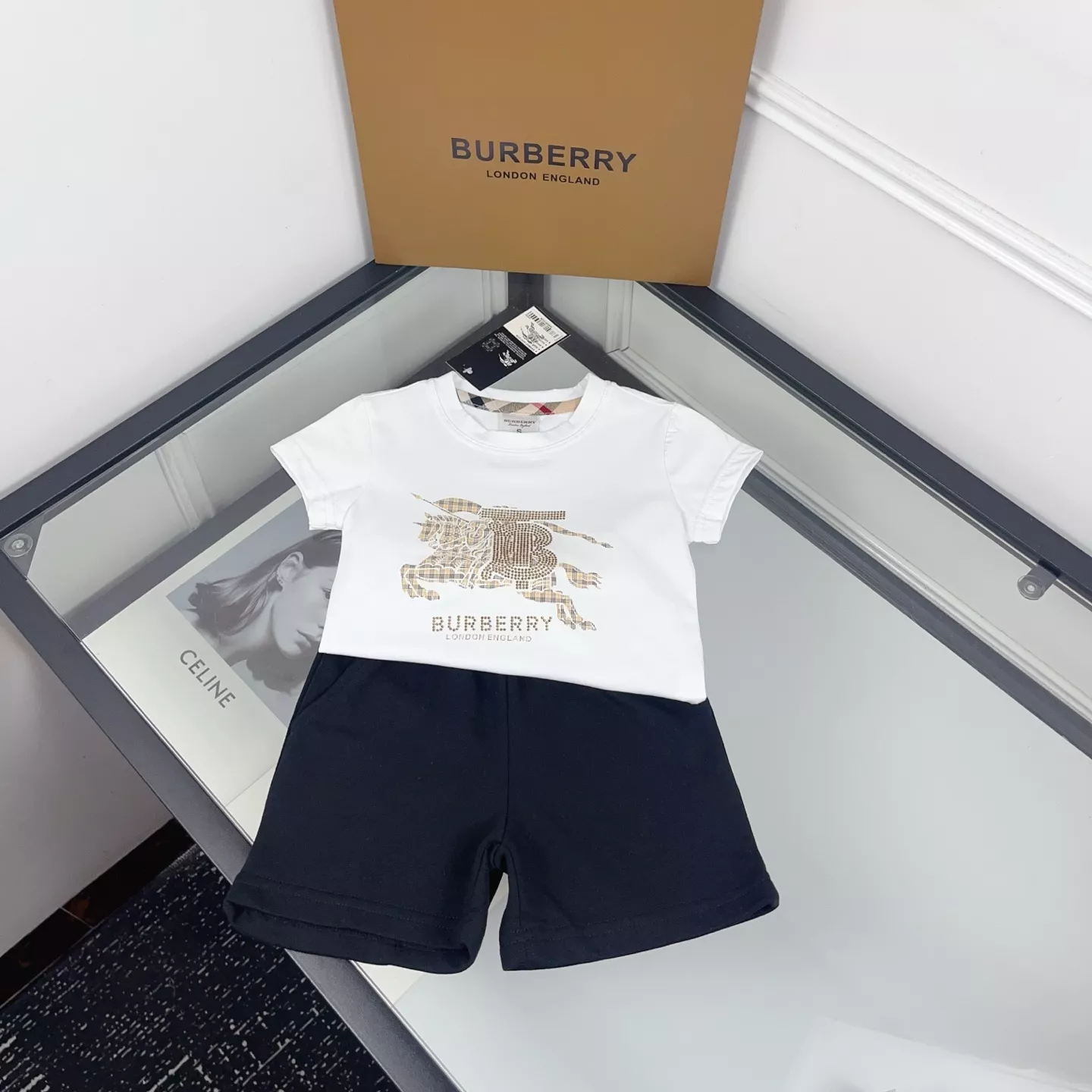 버버리 워터드롭 기사 로고 반소매 상하의 세트 상세 이미지 1