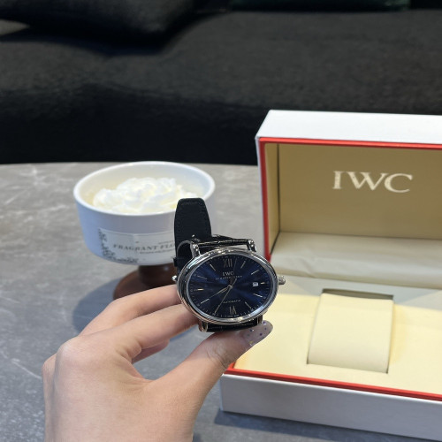 IWC샤프하우젠 파일럿 시리즈 문페이즈 오토매틱 가죽 손목시계