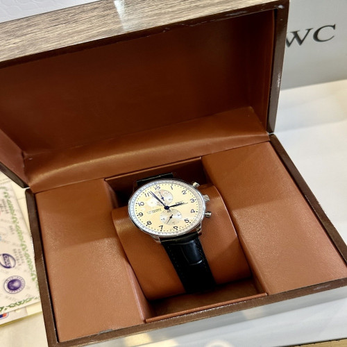 IWC샤프하우젠 파일럿 시리즈 문페이즈 오토매틱 가죽 스트랩 시계