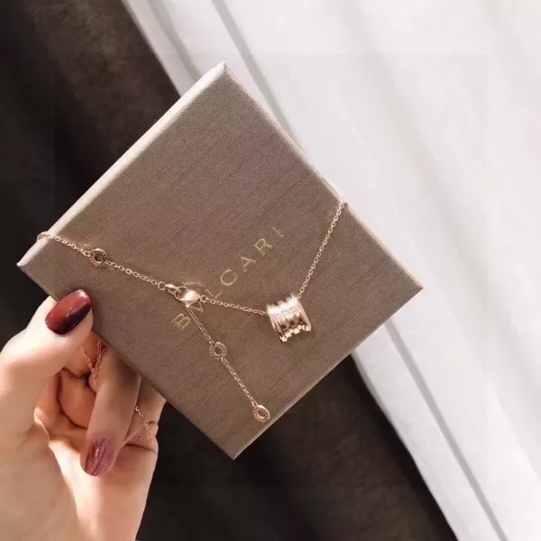 불가리 스프링 디자인 목걸이