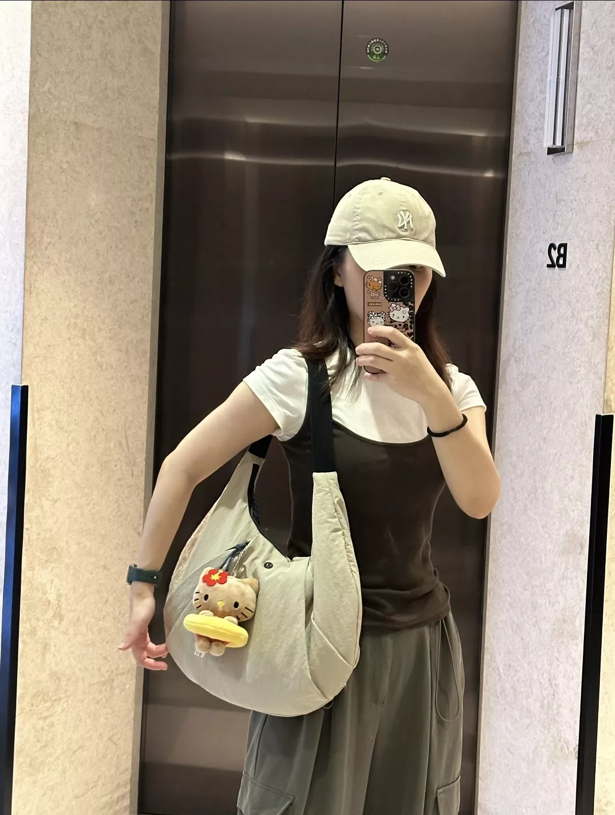룰루레몬 반달 쉐입 나일론 숄더백 상세 이미지 41