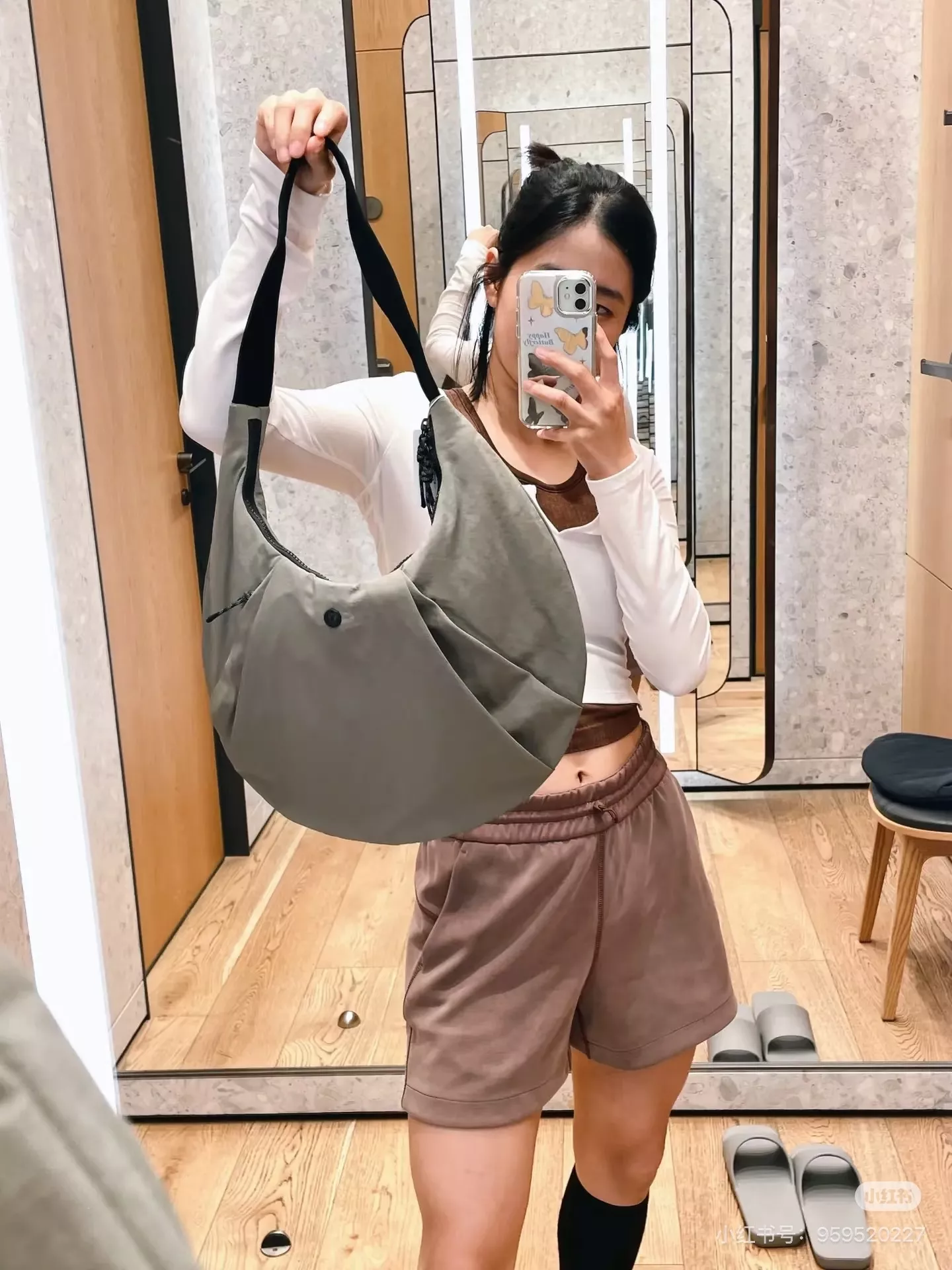 룰루레몬 반달 쉐입 나일론 숄더백 상세 이미지 28