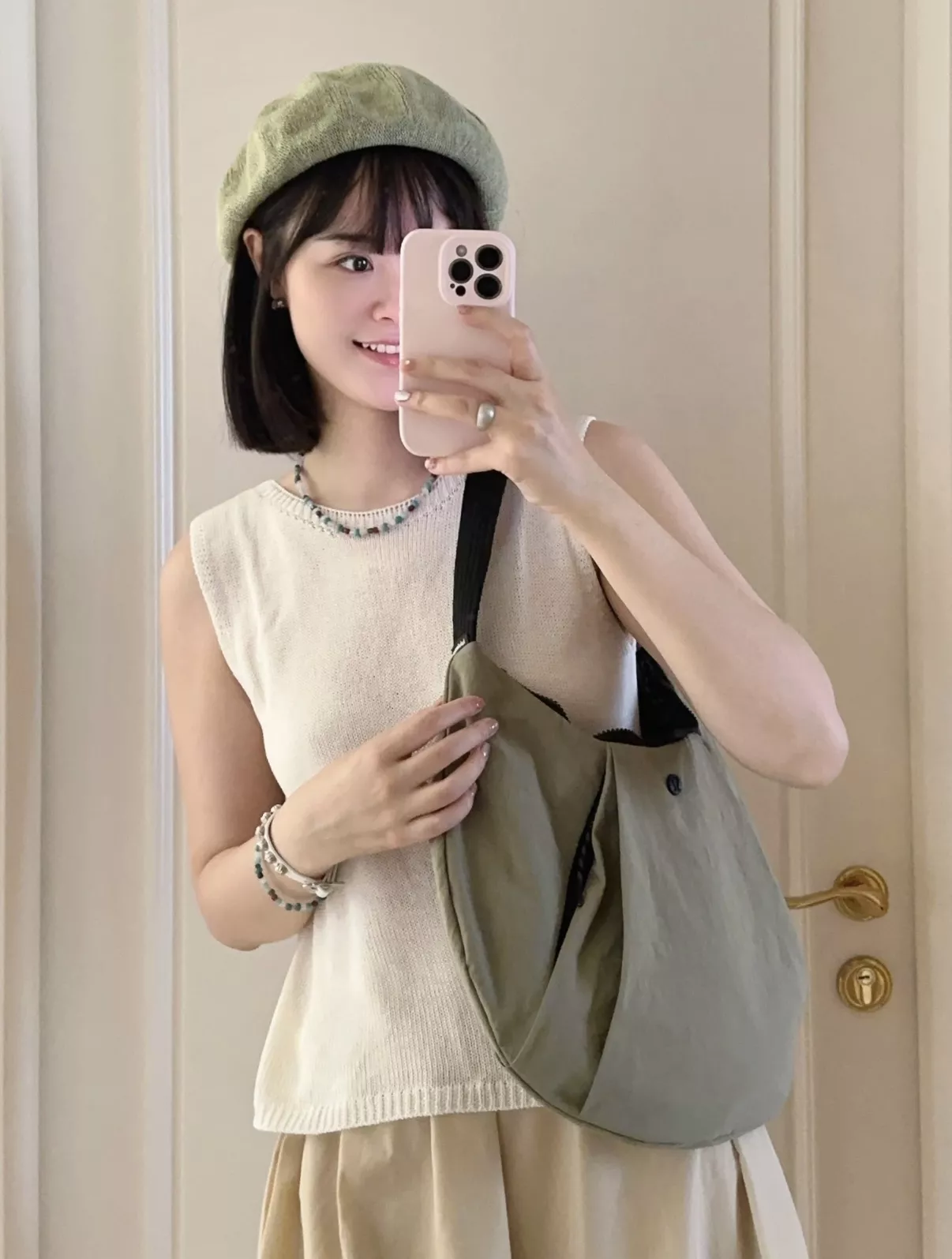 룰루레몬 반달 쉐입 나일론 숄더백 상세 이미지 52