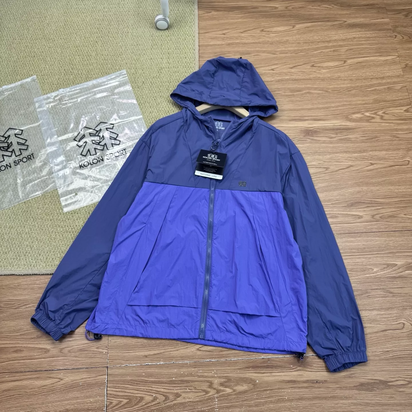 코오롱스포츠 경량 후드 자외선 차단 재킷 상세 이미지 3