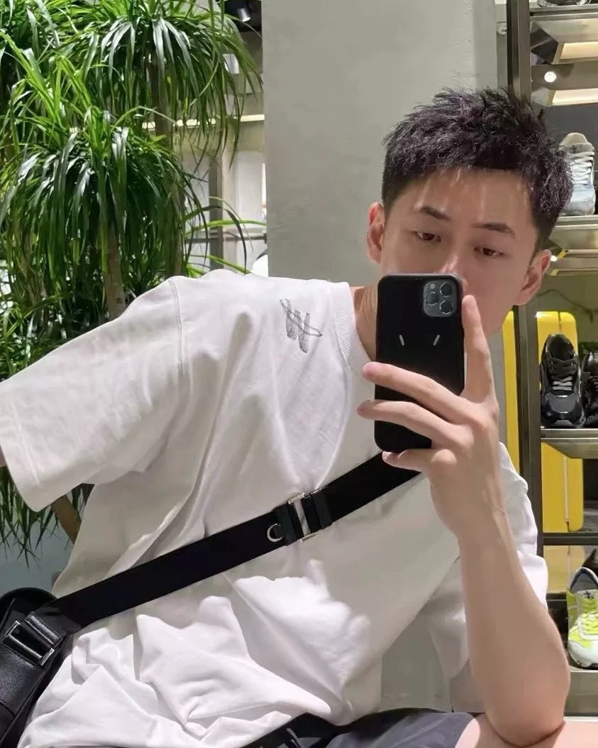 웰던 W 로고 루즈핏 라운드넥 반소매 티셔츠 상세 이미지 23