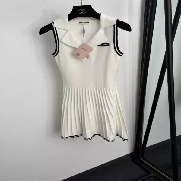 미우미우 학원풍 스몰 카라 플리츠 니트 민소매 원피스
