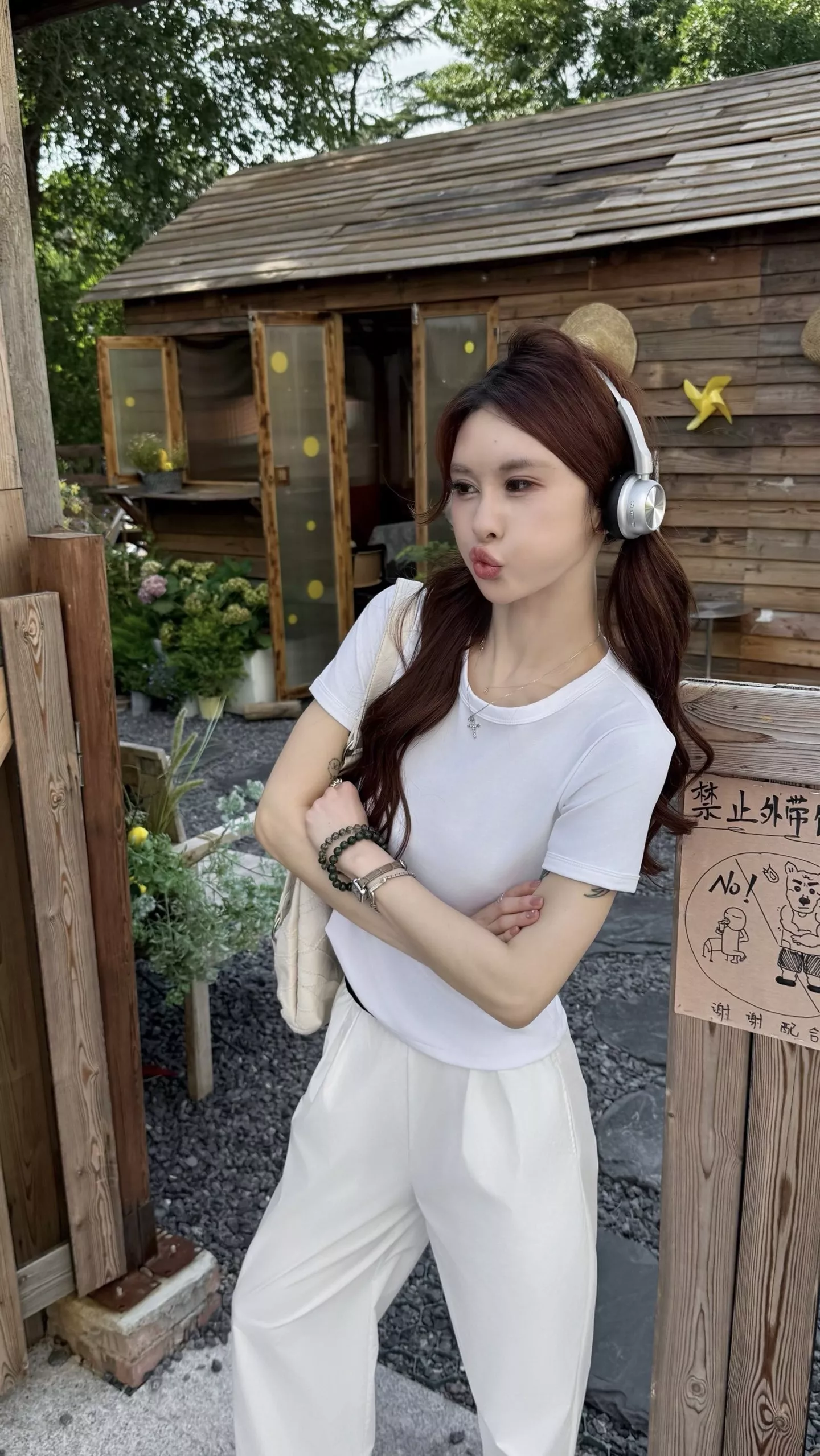 알로요가 백 로고 베이직 크롭 반소매 티셔츠 상세 이미지 55