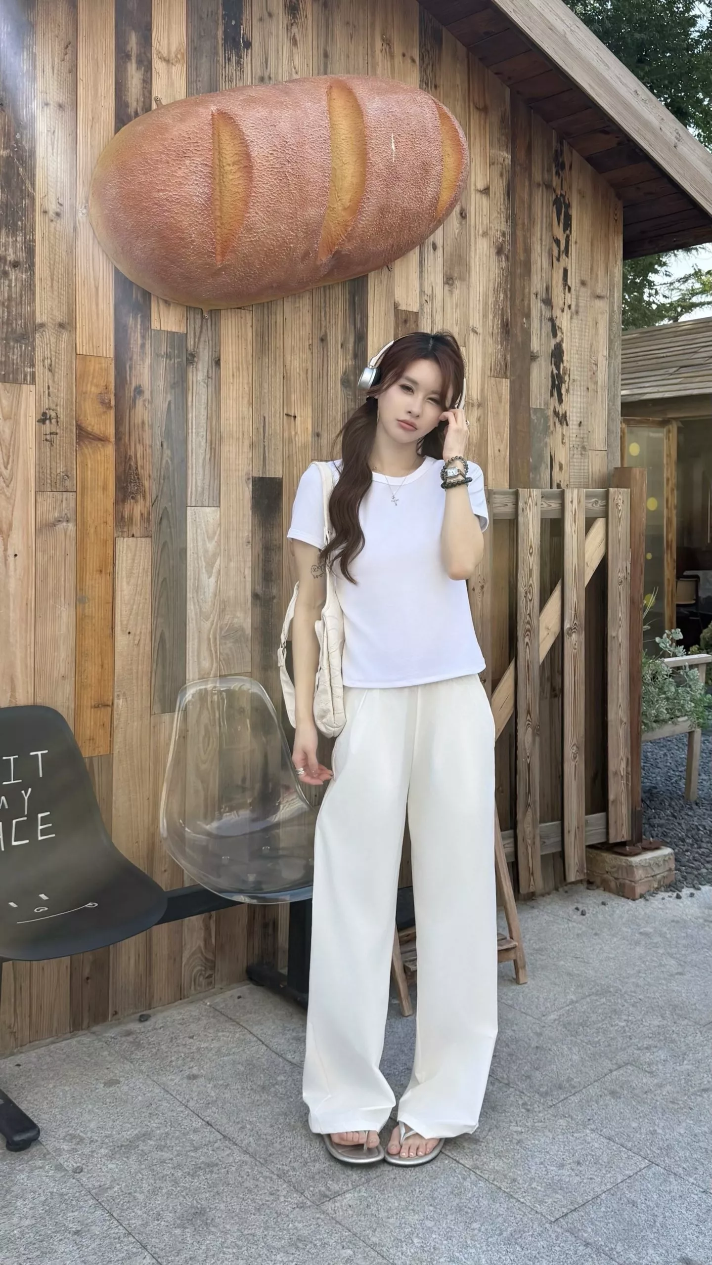 알로요가 백 로고 베이직 크롭 반소매 티셔츠 상세 이미지 52