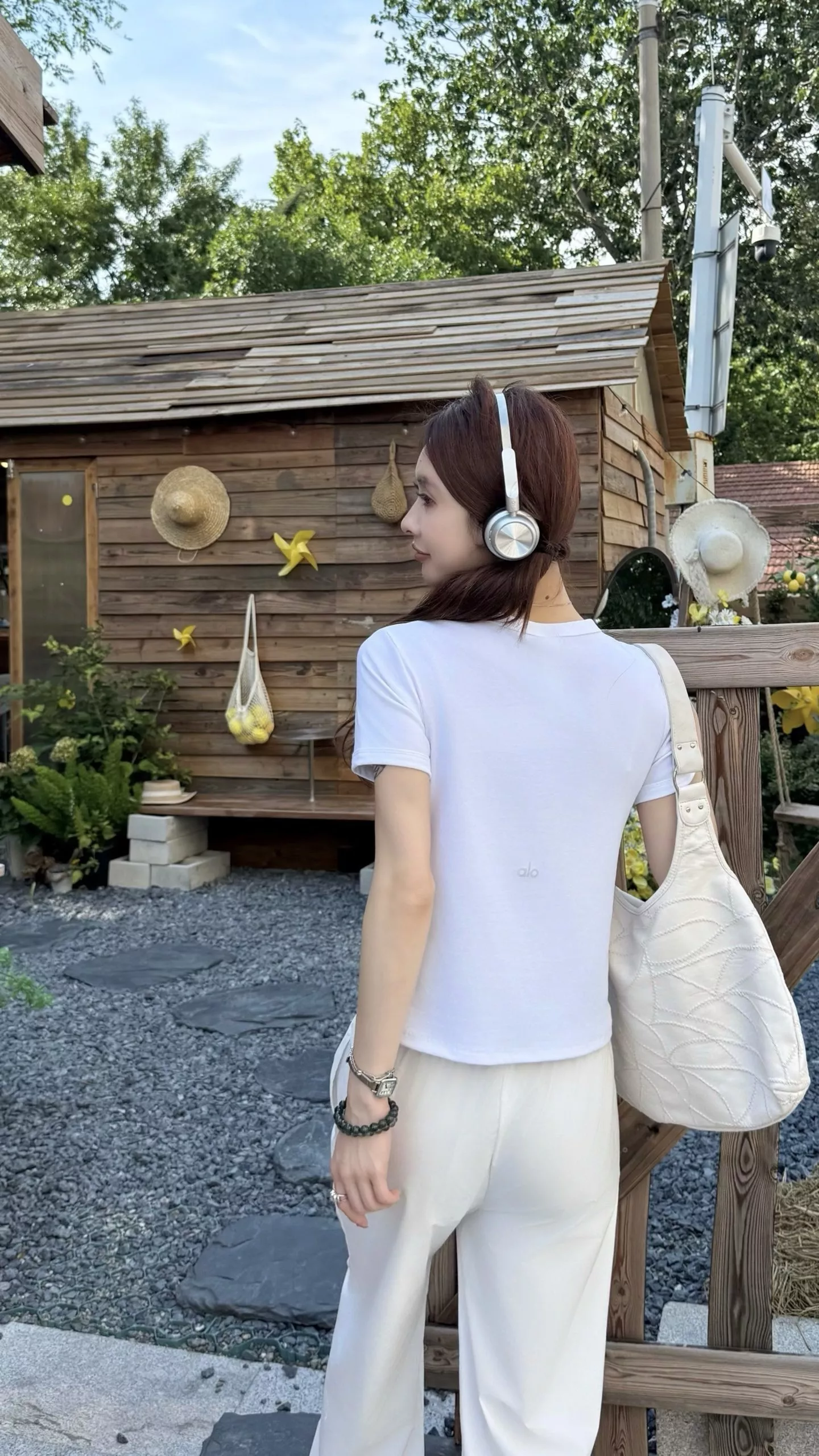 알로요가 백 로고 베이직 크롭 반소매 티셔츠 상세 이미지 56
