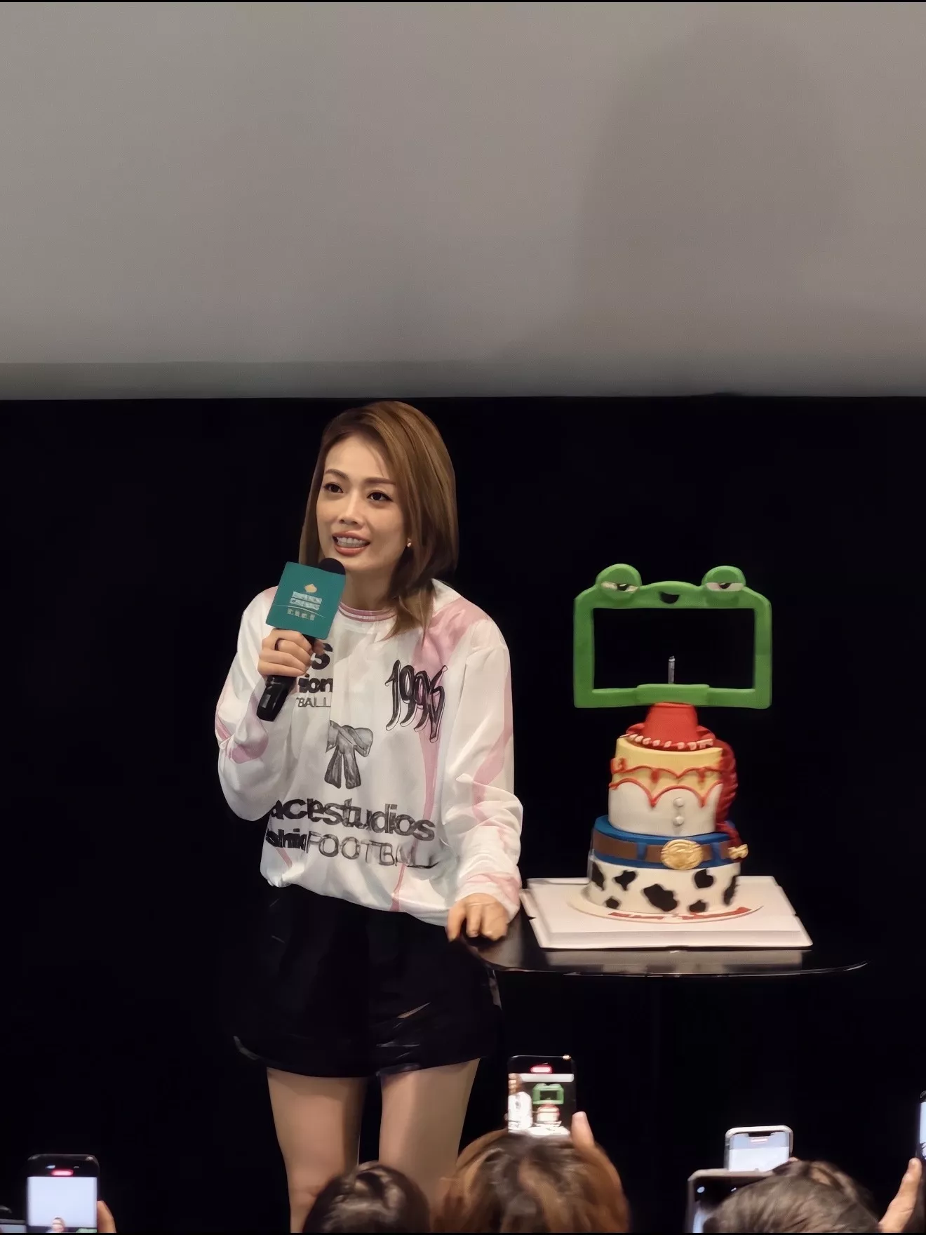 아크네스튜디오 월드컵 캡슐 시리즈 긴소매 볼웨어 티셔츠 상세 이미지 37