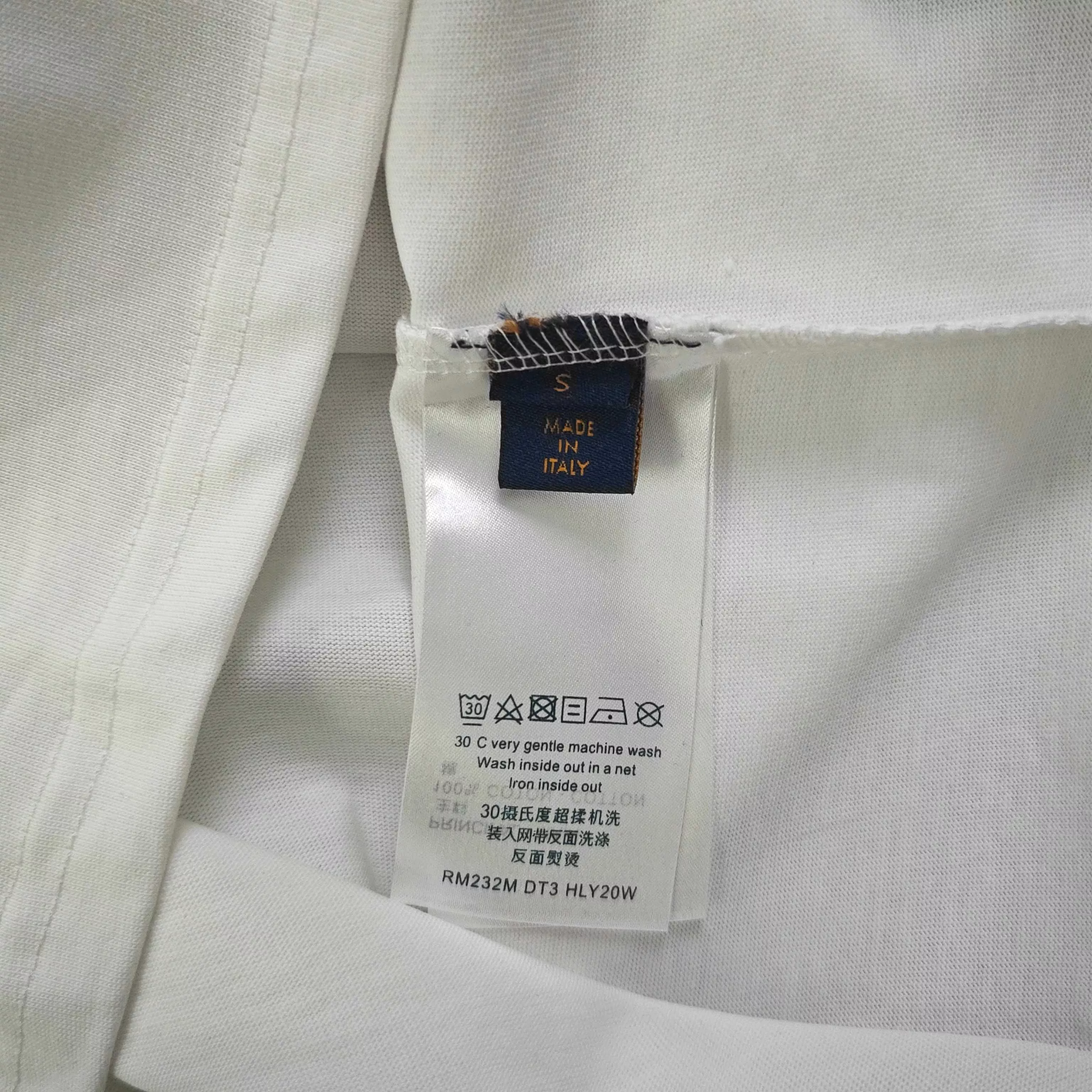 루이비통 자수 로고 루즈핏 반소매 티셔츠 상세 이미지 11