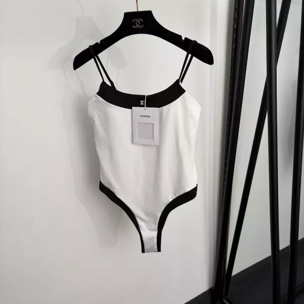 샤넬 로고 장식 블랙 화이트 배색 끈 원피스 수영복