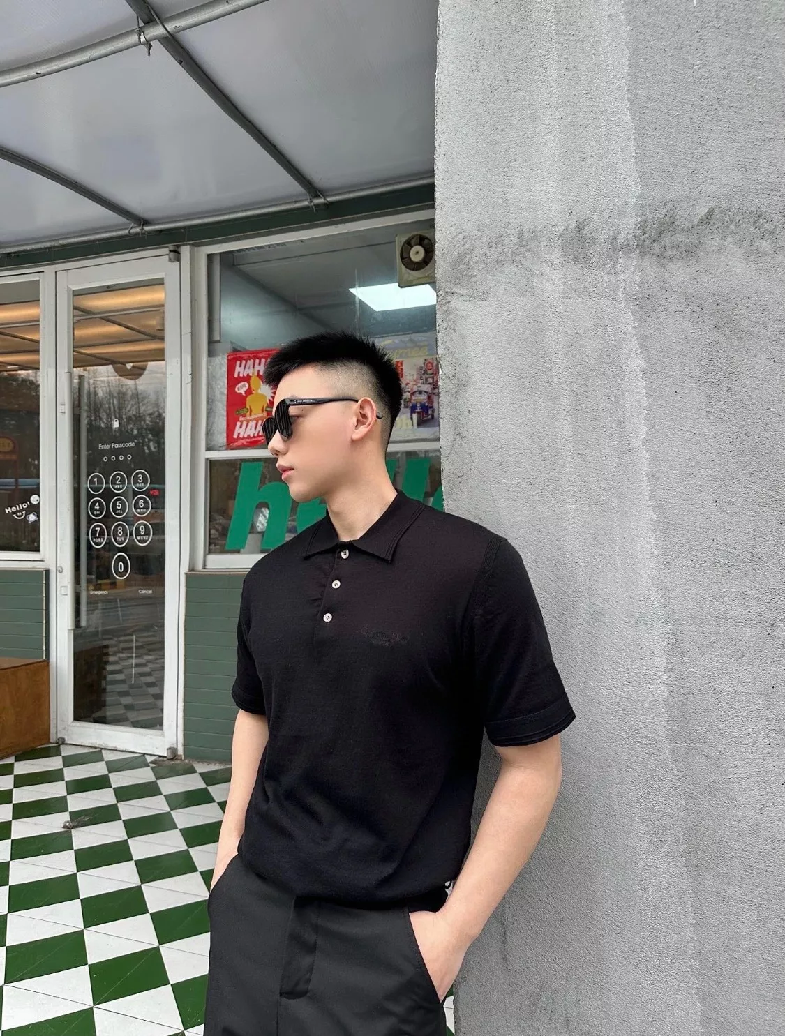 디올 시그니처 레터 자수 니트 폴로 반소매 상세 이미지 13