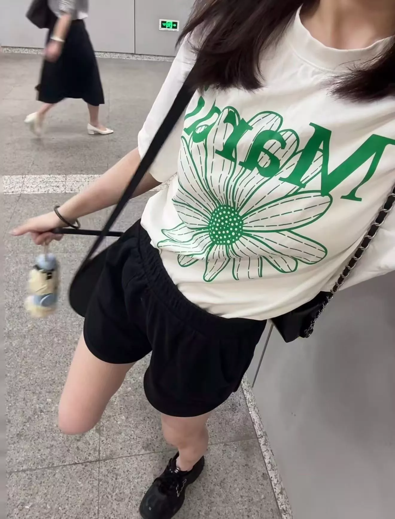 마르디메크르디 플라워 그래픽 루즈핏 반소매 티셔츠 상세 이미지 14