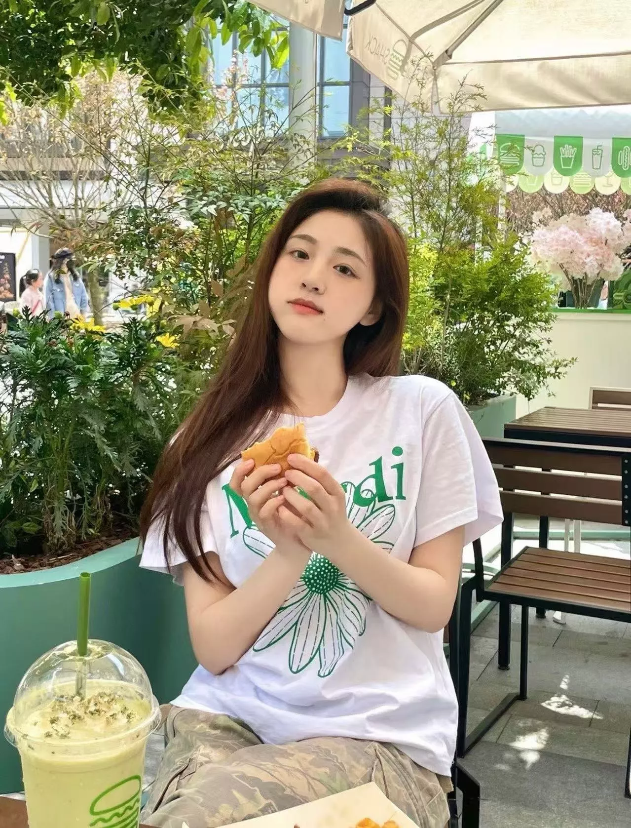 마르디메크르디 플라워 그래픽 루즈핏 반소매 티셔츠 상세 이미지 19