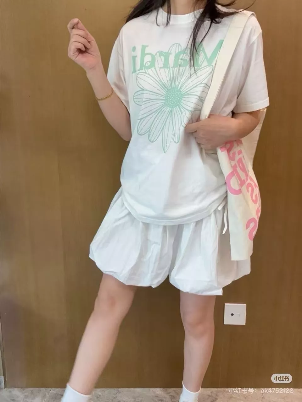 마르디메크르디 플라워 그래픽 루즈핏 반소매 티셔츠 상세 이미지 12