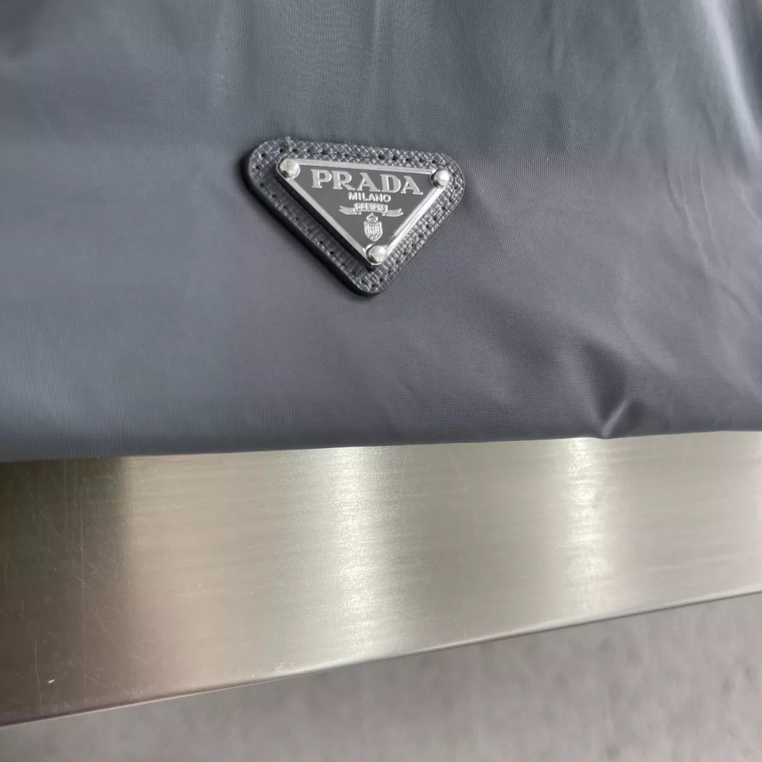 프라다 집업 포인트 스탠드 칼라 재킷 상세 이미지 5