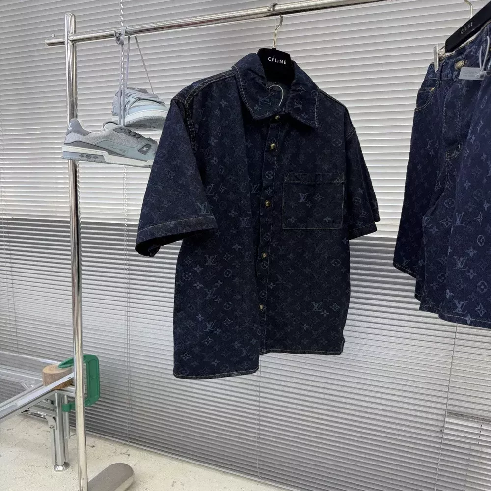 루이비통 모노그램 패턴 데님 셔츠와 데님 쇼츠 세트