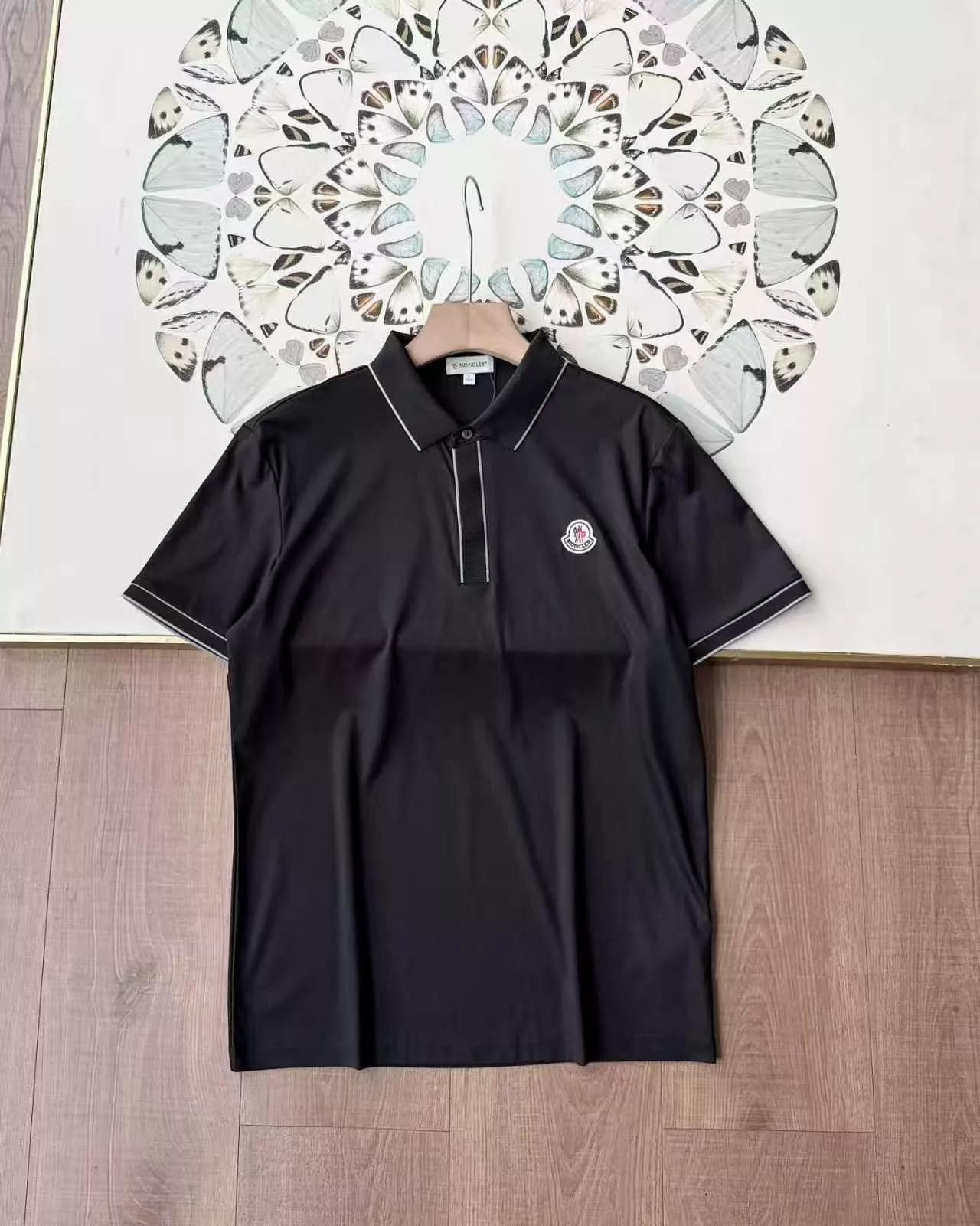 몽클레어 클래식 캐주얼 폴로 카라 티셔츠 상세 이미지 4