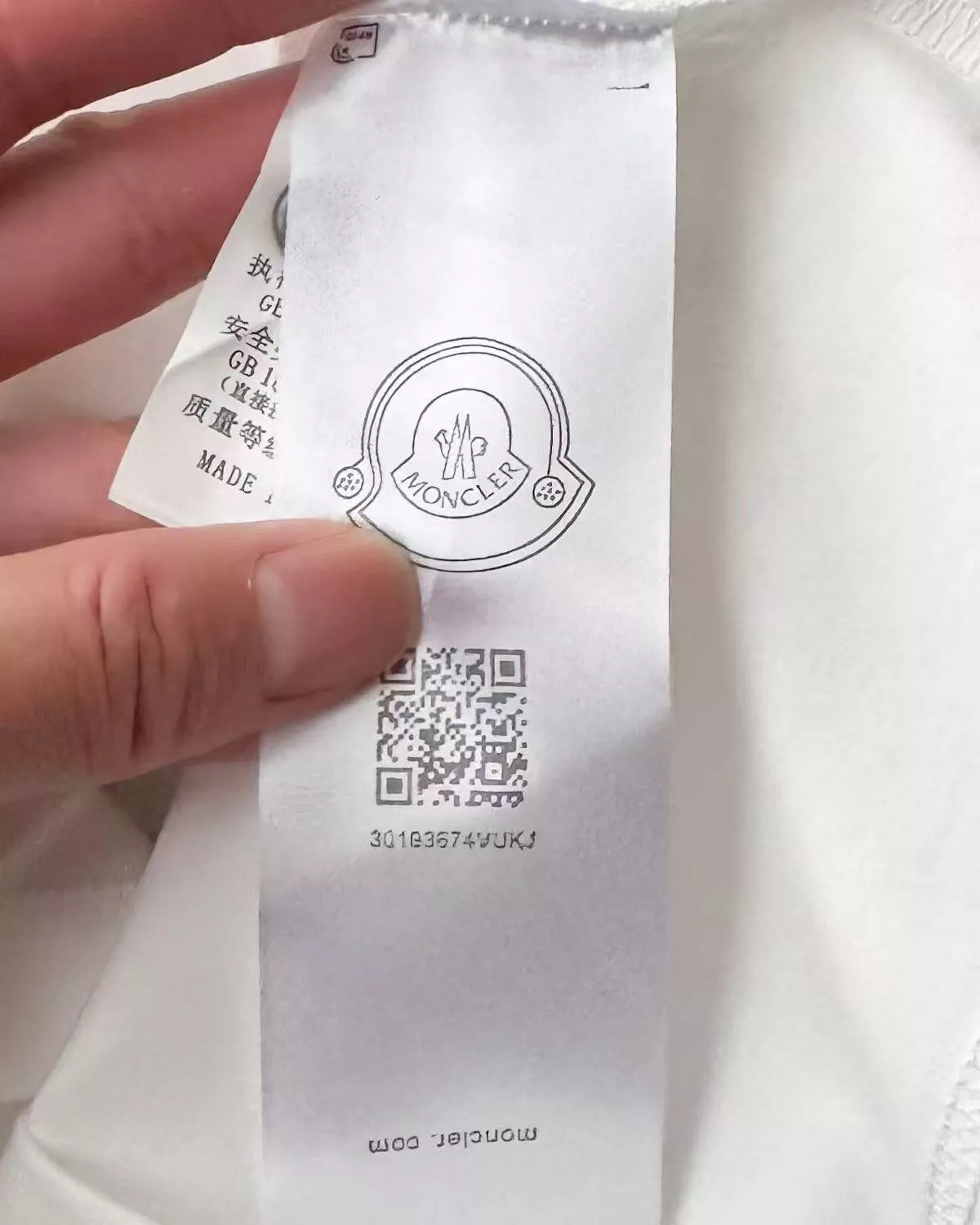 몽클레어 클래식 캐주얼 폴로 카라 티셔츠 상세 이미지 17