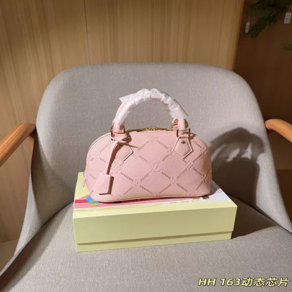 루이비통 알마 BB 쉘형 토트백