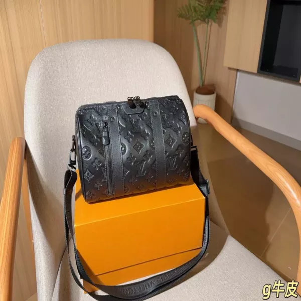 루이비통 시티 키폴 필로우 보스턴백