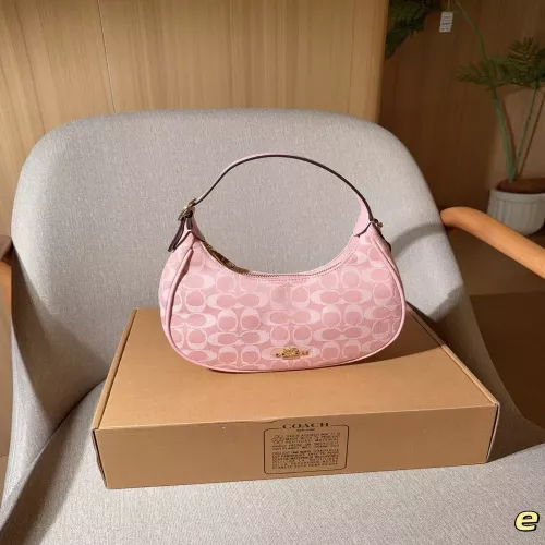 코치 데님 핑크 카르멘 반달 숄더백