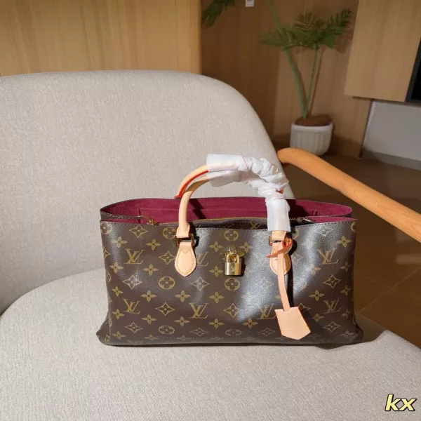 루이비통 모노그램 플라워 락 장식 토트백