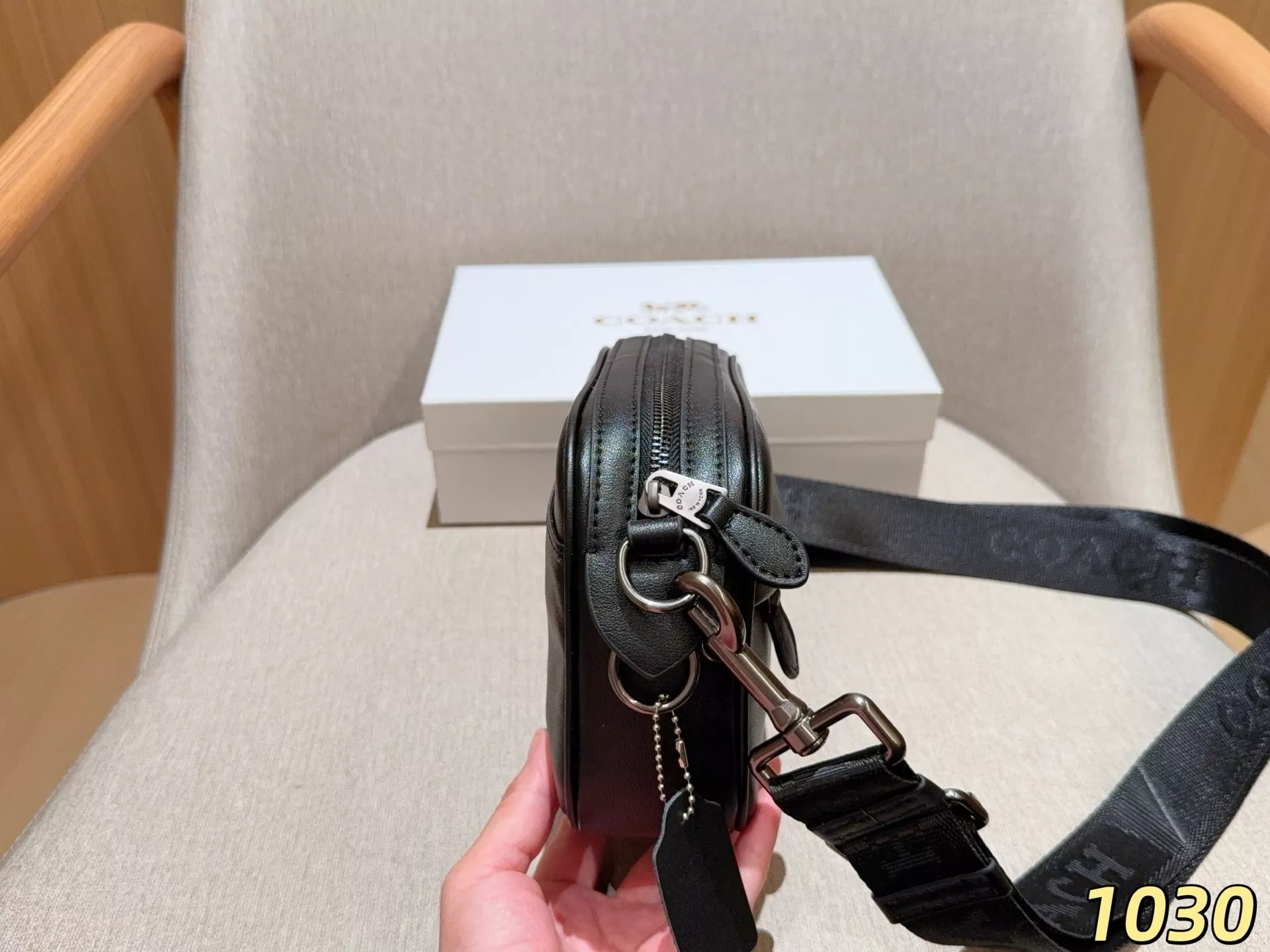 코치 그레이엄 카메라 스몰백 상세 이미지 5