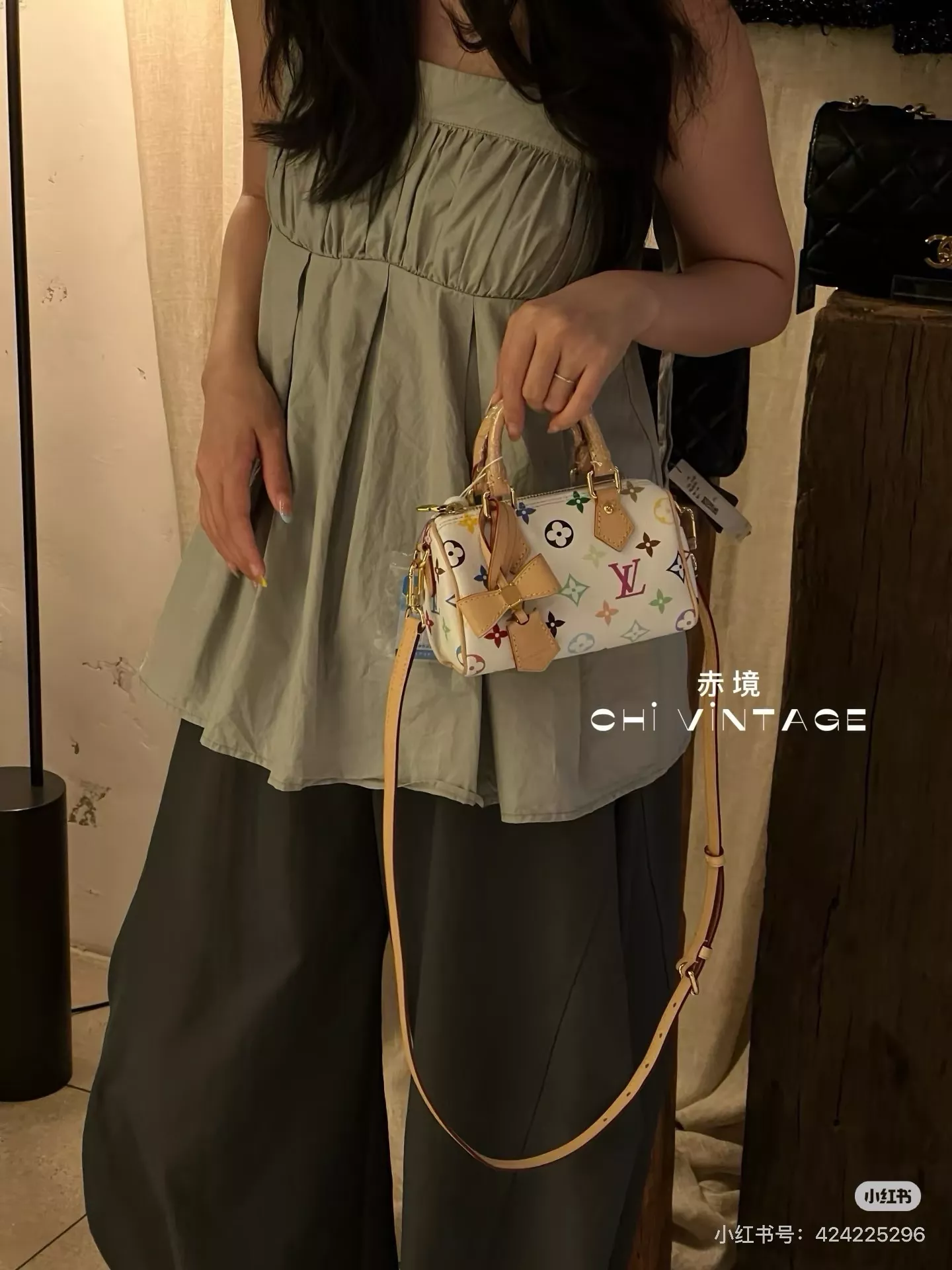 루이비통 화이트 멀티컬러 미니 필로우 백 상세 이미지 10