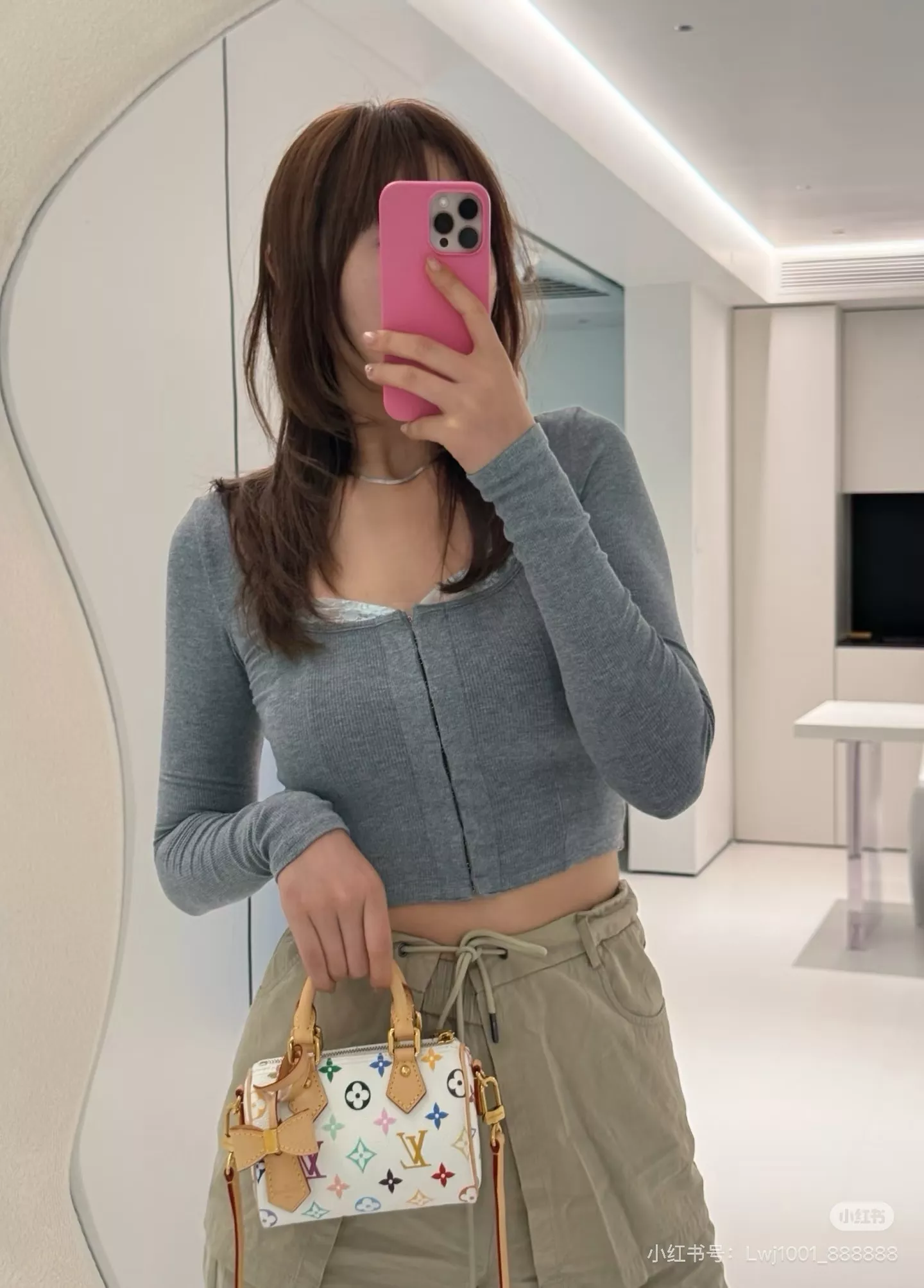 루이비통 화이트 멀티컬러 미니 필로우 백 상세 이미지 12