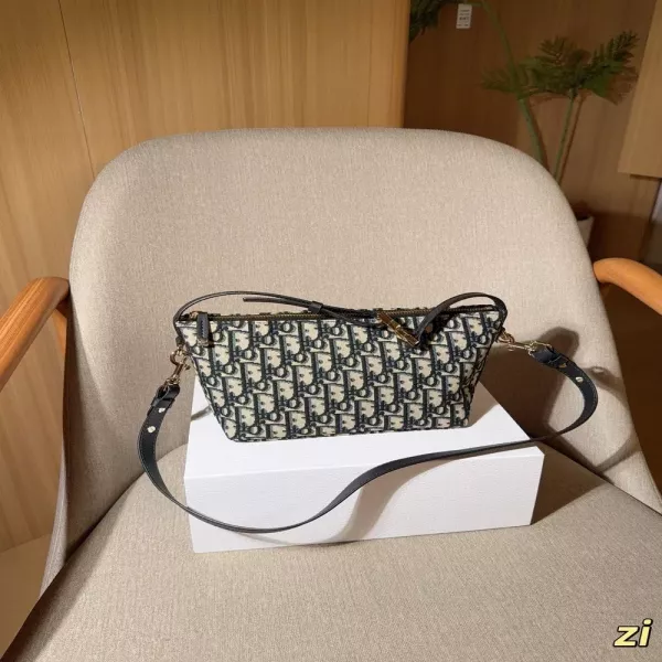 디올스타 호보 체인백