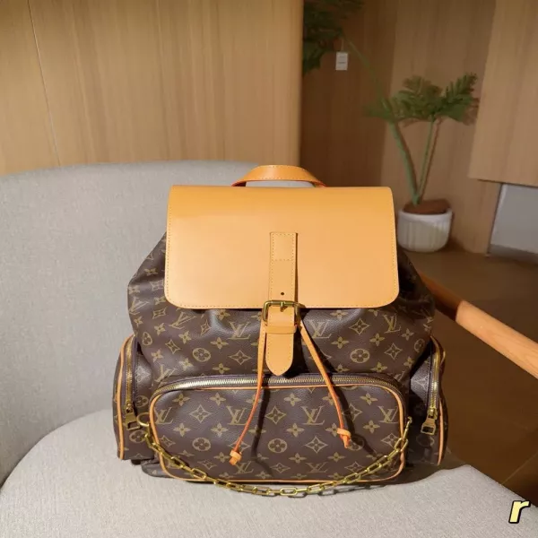 루이비통 체인 장식 플랩 백팩