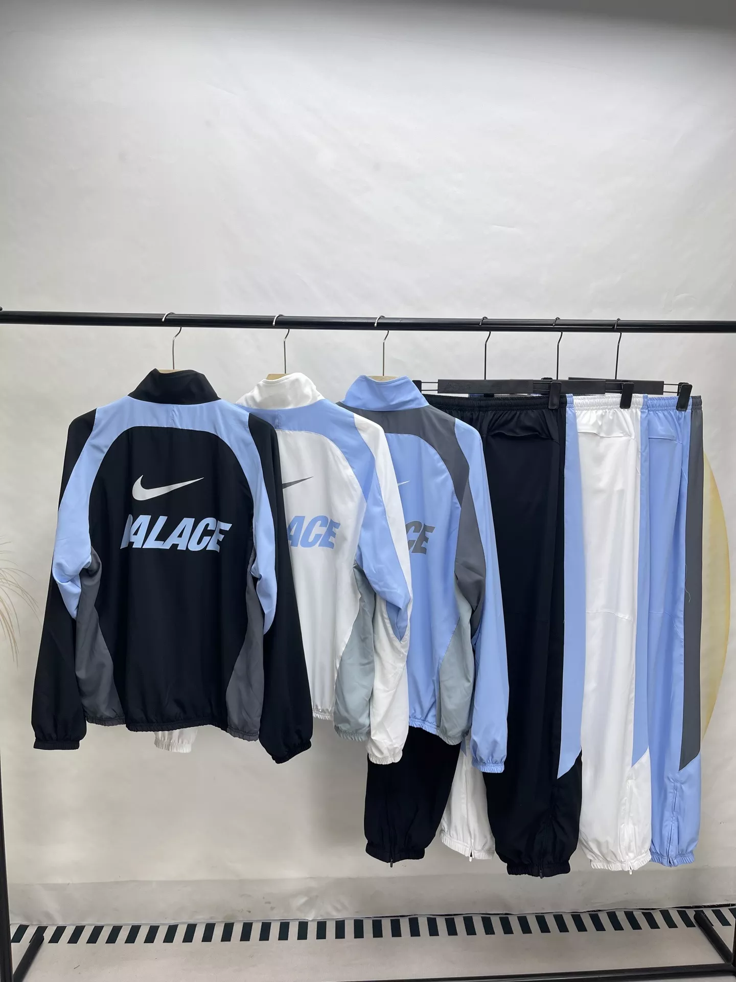 나이키 팰리스 나이키 협업 트랙 재킷 및 조거 팬츠 세트 상세 이미지 2