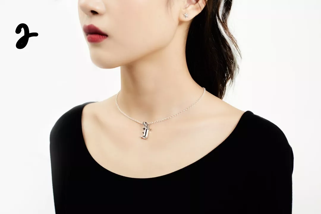 크롬하츠 이니셜 레터 펜던트 상세 이미지 12