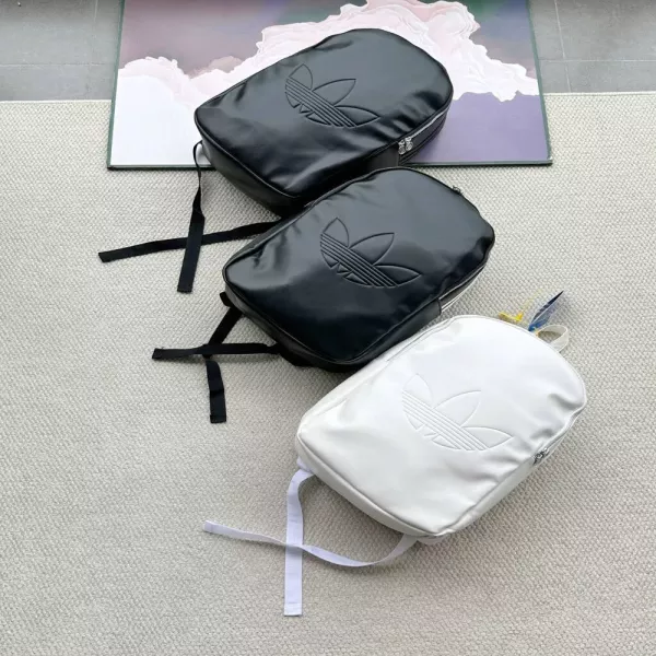 아디다스 삼선로고 인조가죽 백팩