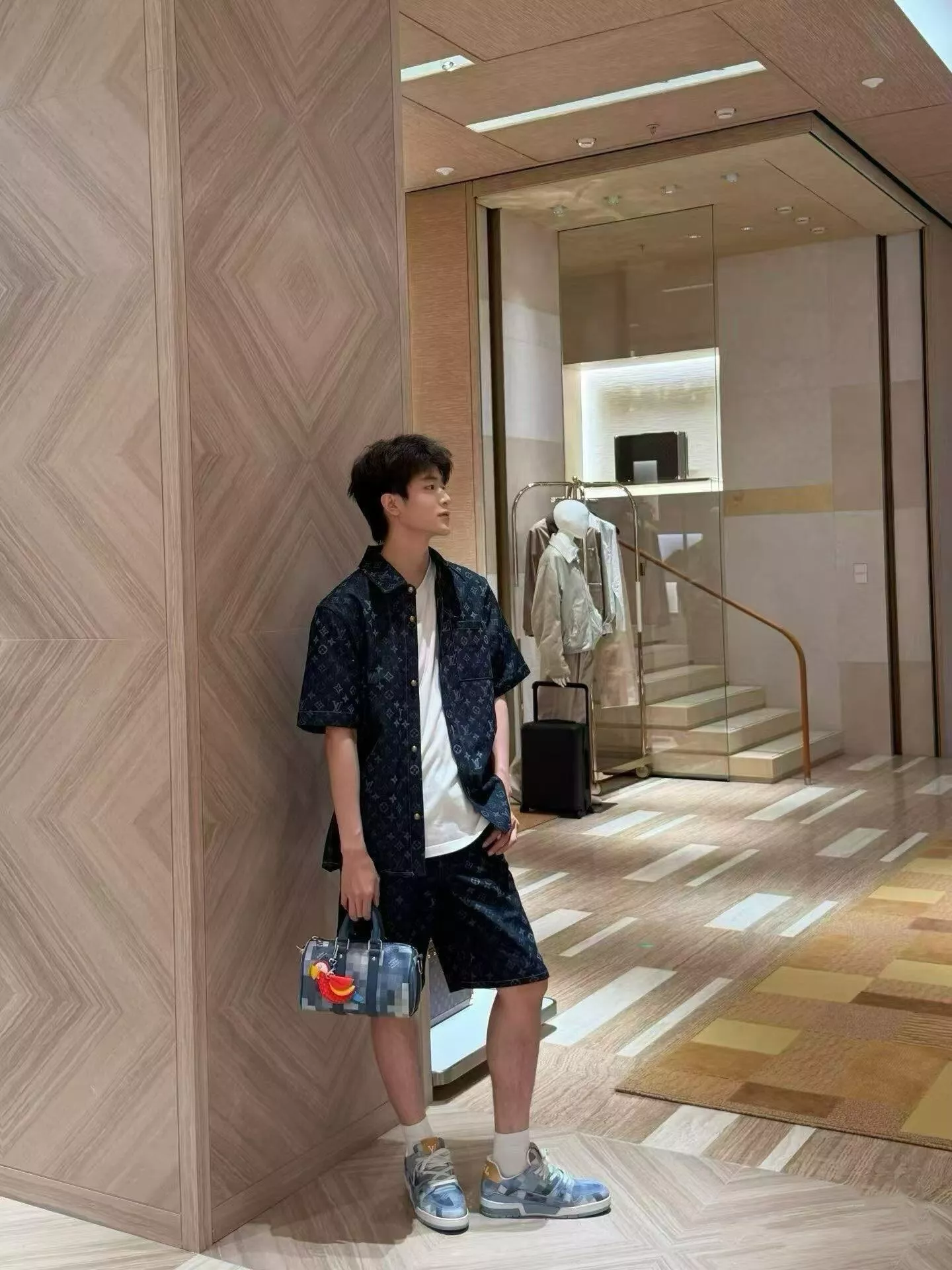 루이비통 모노그램 올오버 데님 하프 팬츠 상세 이미지 12